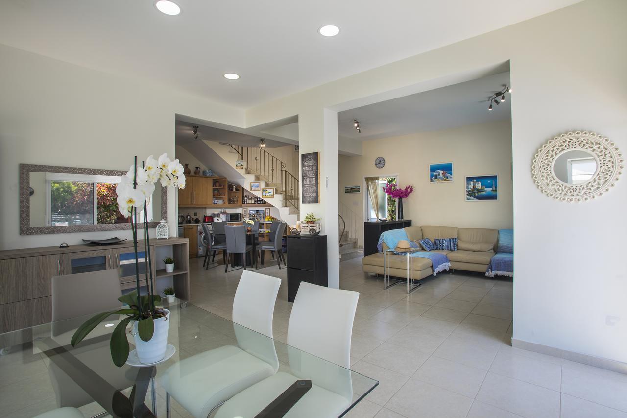 Elias Villa Ayía Nápa